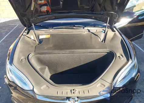 2016 Tesla Model S 60D/70D/75D/85D/90D z USA, uszkodzony, nr VIN 5YJSA1E29GF137391